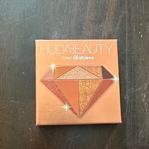 HUDA BEAUTY Topaz Obsessions Palette - Warm Tones